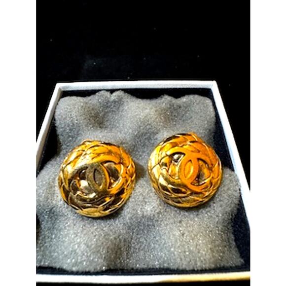 Chanel Vintage Basket Weave Button 96A  Authentic Stamped VINTAGE EARRINGS! - Picture 7 of 7